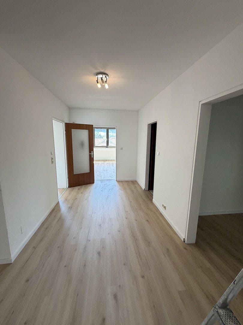 Prenájom bytu 4-izbový 133 m², Ludwigstraße 70, Wald-Michelbach, Hesensko Prenájom bytu 4-izbový 133 m², Ludwigstraße 70, Wald-Michelbach, Hesensko