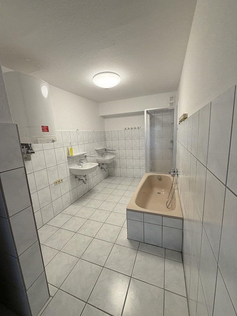 Prenájom bytu 4-izbový 133 m², Ludwigstraße 70, Wald-Michelbach, Hesensko Prenájom bytu 4-izbový 133 m², Ludwigstraße 70, Wald-Michelbach, Hesensko