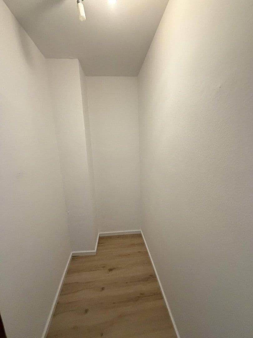 Prenájom bytu 4-izbový 133 m², Ludwigstraße 70, Wald-Michelbach, Hesensko Prenájom bytu 4-izbový 133 m², Ludwigstraße 70, Wald-Michelbach, Hesensko