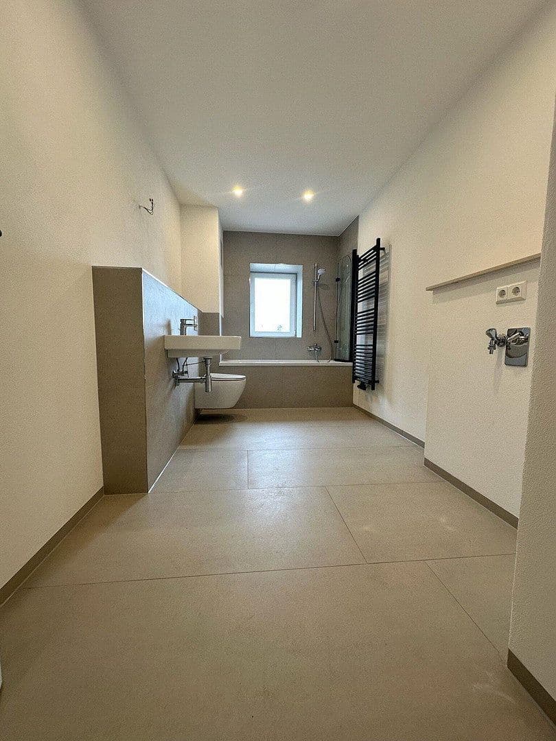 Prenájom bytu 3-izbový 84 m², Chemnitzer Str. 72, Meerane, Sasko Prenájom bytu 3-izbový 84 m², Chemnitzer Str. 72, Meerane, Sasko