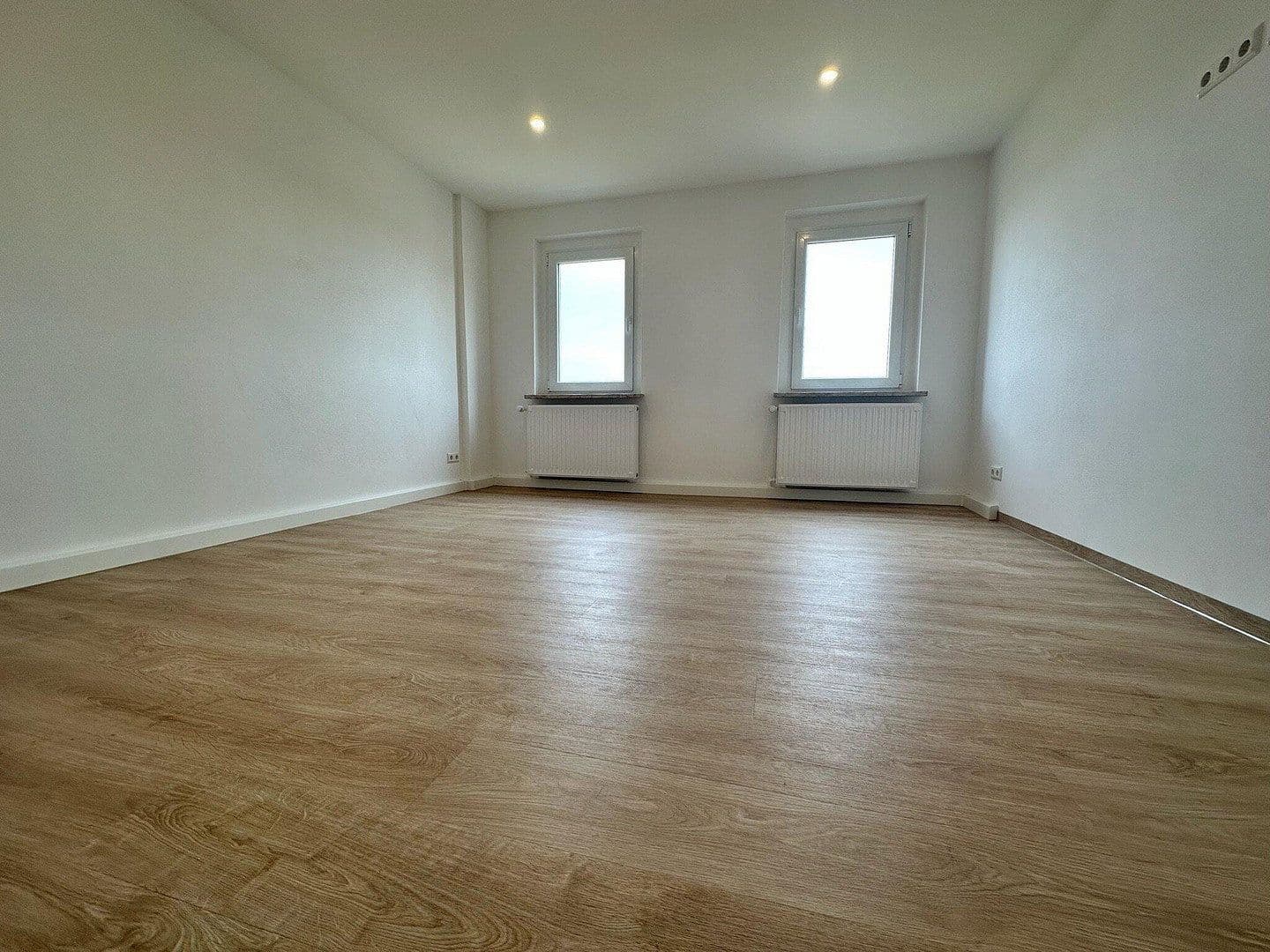 Prenájom bytu 3-izbový 84 m², Chemnitzer Str. 72, Meerane, Sasko Prenájom bytu 3-izbový 84 m², Chemnitzer Str. 72, Meerane, Sasko