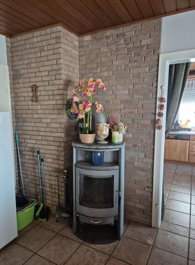 Prenájom bytu 3-izbový 110 m², Eudenbacherstr 134, Königswinter, Severné Porýnie - Westfálsko Prenájom bytu 3-izbový 110 m², Eudenbacherstr 134, Königswinter, Severné Porýnie - Westfálsko