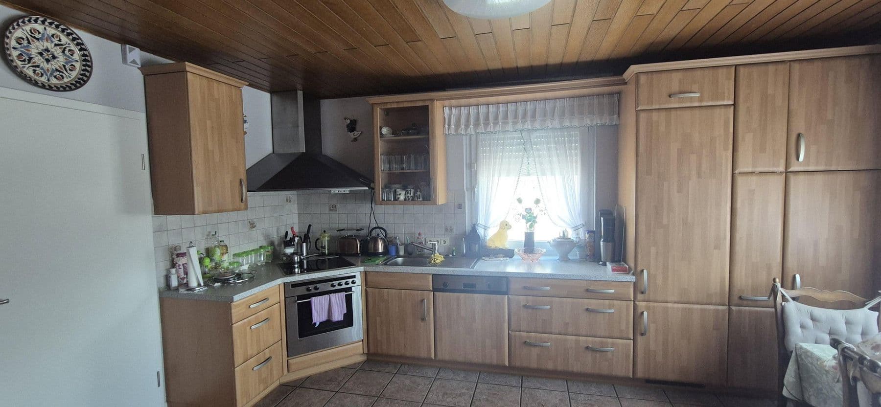 Prenájom bytu 3-izbový 110 m², Eudenbacherstr 134, Königswinter, Severné Porýnie - Westfálsko Prenájom bytu 3-izbový 110 m², Eudenbacherstr 134, Königswinter, Severné Porýnie - Westfálsko