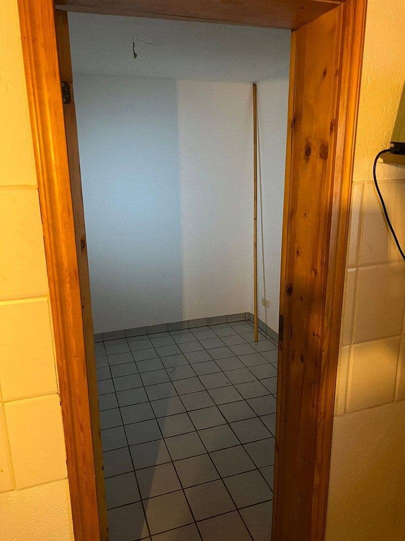Prenájom bytu 3-izbový 80 m², Roermonder Strasse 279, Mönchengladbach, Severné Porýnie - Westfálsko Prenájom bytu 3-izbový 80 m², Roermonder Strasse 279, Mönchengladbach, Severné Porýnie - Westfálsko