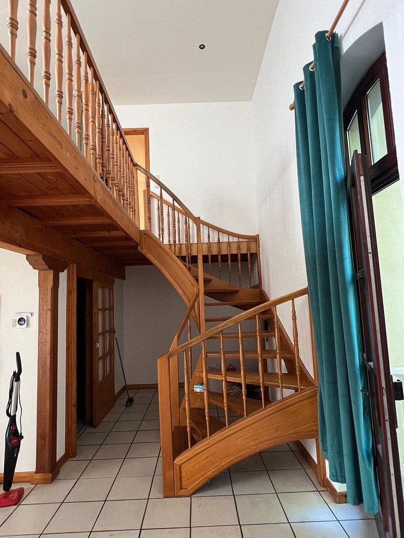 Prenájom bytu 3-izbový 80 m², Roermonder Strasse 279, Mönchengladbach, Severné Porýnie - Westfálsko Prenájom bytu 3-izbový 80 m², Roermonder Strasse 279, Mönchengladbach, Severné Porýnie - Westfálsko