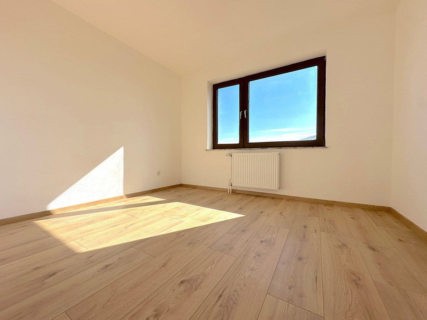 Predaj domu 225 m², pozemok 692 m², Dr.-Alfred-Besenböck-Straße 7, Schrems, Dolné Rakúsko Predaj domu 225 m², pozemok 692 m², Dr.-Alfred-Besenböck-Straße 7, Schrems, Dolné Rakúsko