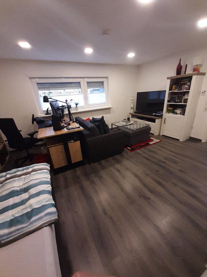 Prenájom bytu 1-izbový 40 m², Fliederweg 4, Schwetzingen, Bádensko-Wurttembersko Prenájom bytu 1-izbový 40 m², Fliederweg 4, Schwetzingen, Bádensko-Wurttembersko