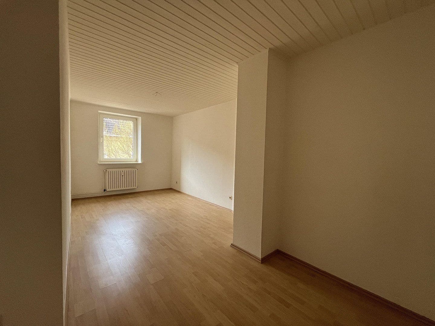 Prenájom bytu 3-izbový 65 m², Schmiedstraße 24, Oberhausen, Severné Porýnie - Westfálsko Prenájom bytu 3-izbový 65 m², Schmiedstraße 24, Oberhausen, Severné Porýnie - Westfálsko