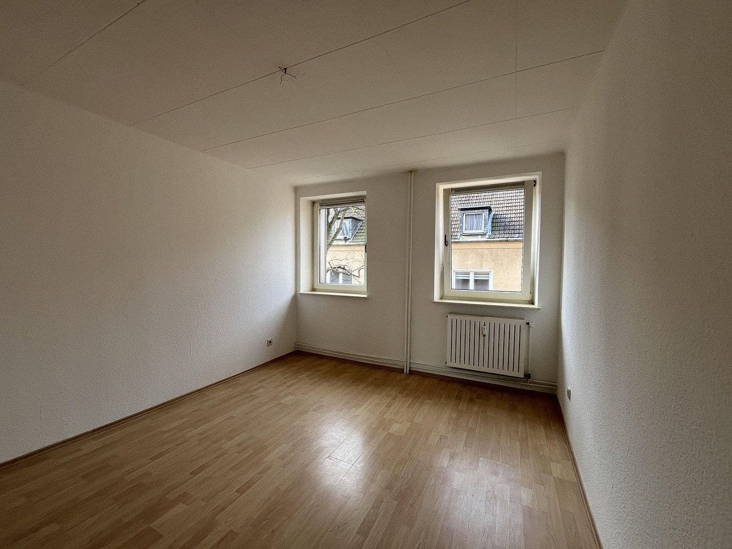 Prenájom bytu 3-izbový 65 m², Schmiedstraße 24, Oberhausen, Severné Porýnie - Westfálsko Prenájom bytu 3-izbový 65 m², Schmiedstraße 24, Oberhausen, Severné Porýnie - Westfálsko