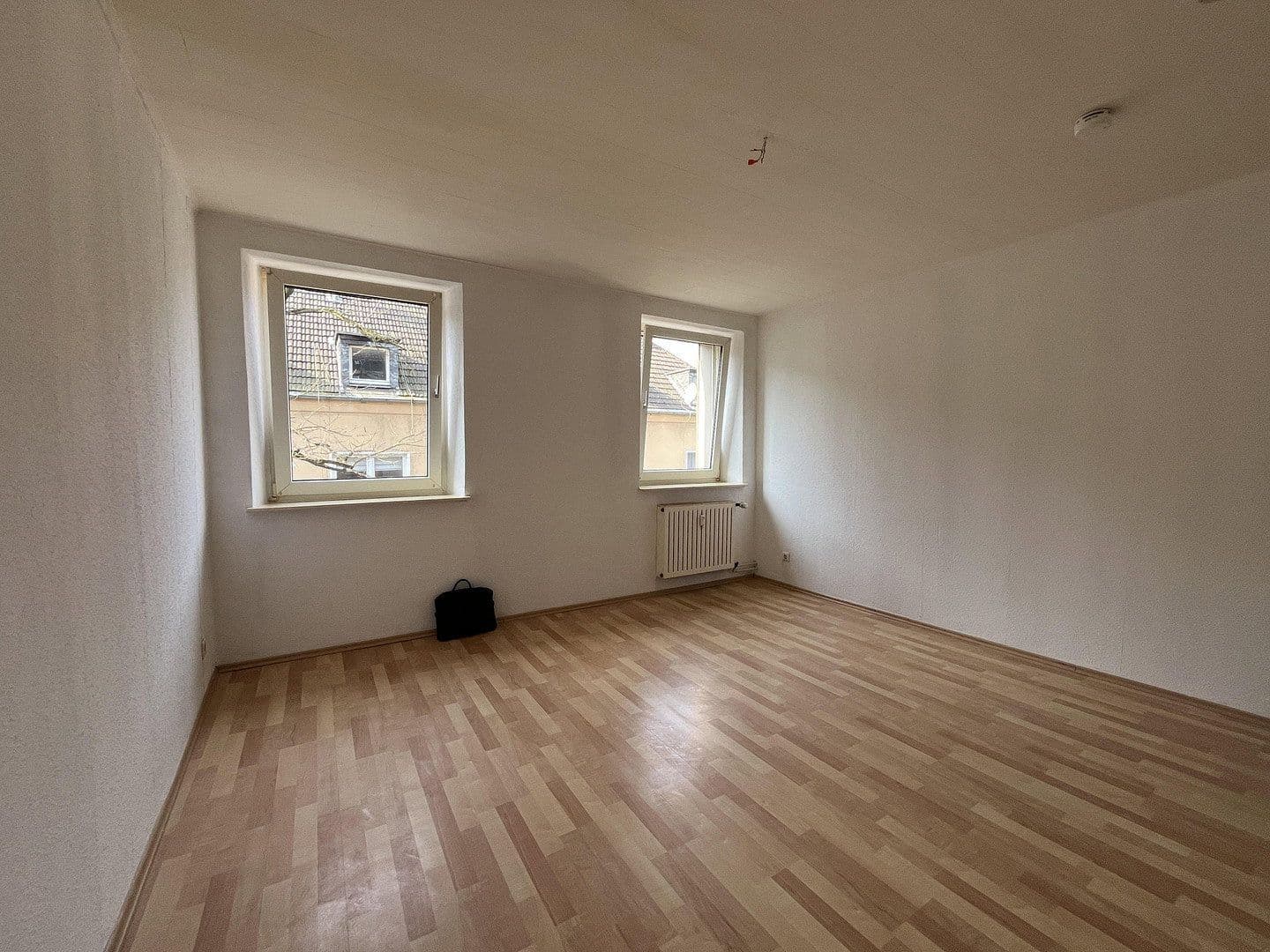 Prenájom bytu 3-izbový 65 m², Schmiedstraße 24, Oberhausen, Severné Porýnie - Westfálsko Prenájom bytu 3-izbový 65 m², Schmiedstraße 24, Oberhausen, Severné Porýnie - Westfálsko