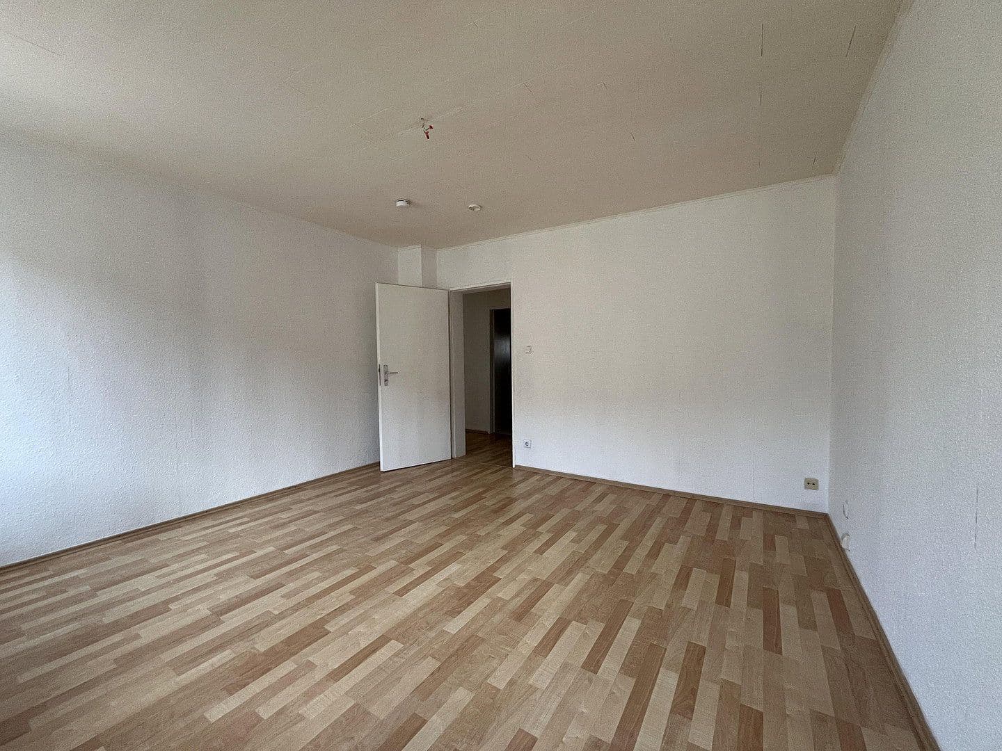 Prenájom bytu 3-izbový 65 m², Schmiedstraße 24, Oberhausen, Severné Porýnie - Westfálsko Prenájom bytu 3-izbový 65 m², Schmiedstraße 24, Oberhausen, Severné Porýnie - Westfálsko