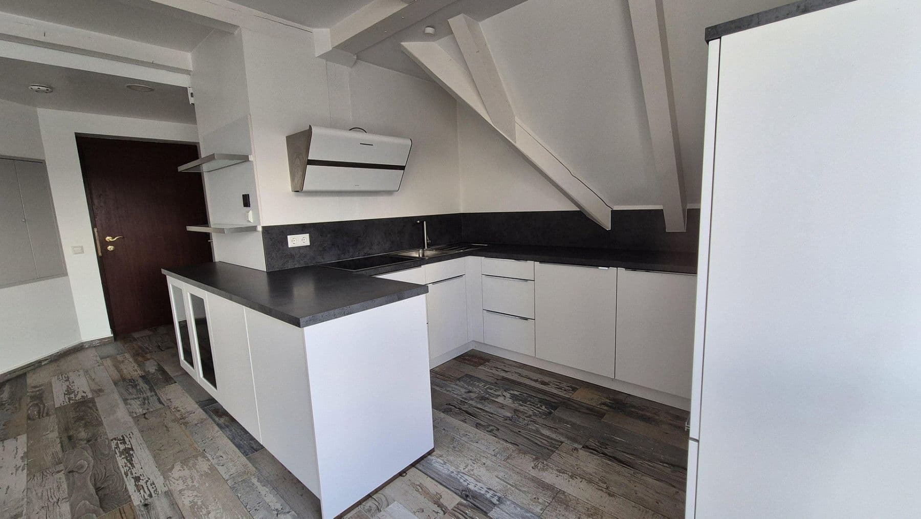Predaj bytu 2-izbový 74 m², Gärtringen, Bádensko-Wurttembersko Predaj bytu 2-izbový 74 m², Gärtringen, Bádensko-Wurttembersko