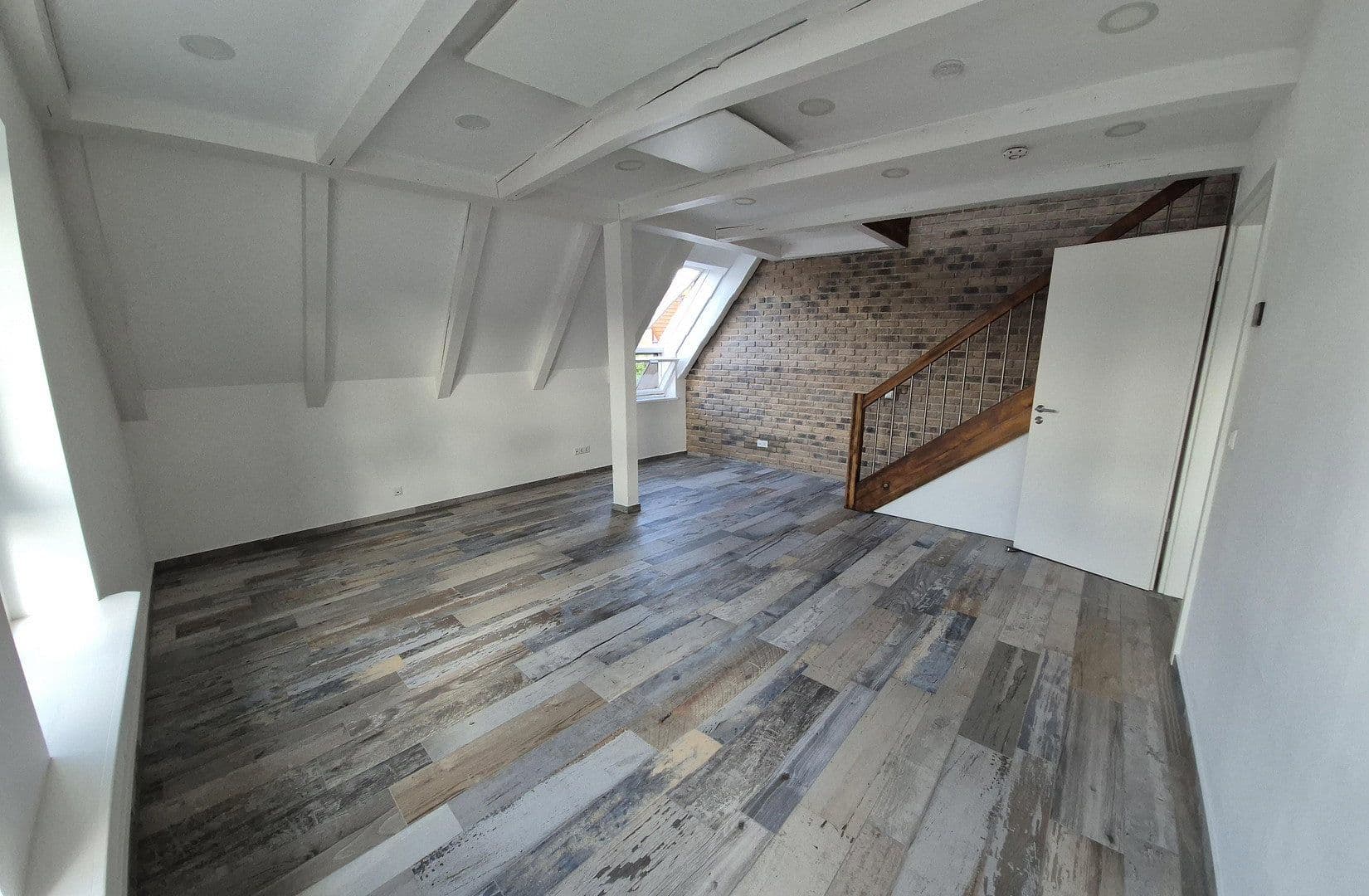 Predaj bytu 2-izbový 74 m², Gärtringen, Bádensko-Wurttembersko Predaj bytu 2-izbový 74 m², Gärtringen, Bádensko-Wurttembersko