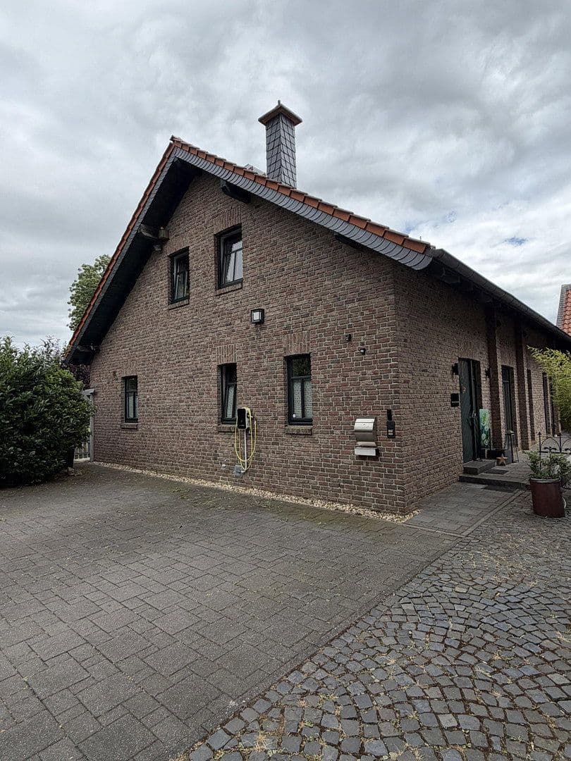 Predaj domu 345 m², pozemok 1.826 m², Mönchengladbach, Severné Porýnie - Westfálsko Predaj domu 345 m², pozemok 1.826 m², Mönchengladbach, Severné Porýnie - Westfálsko