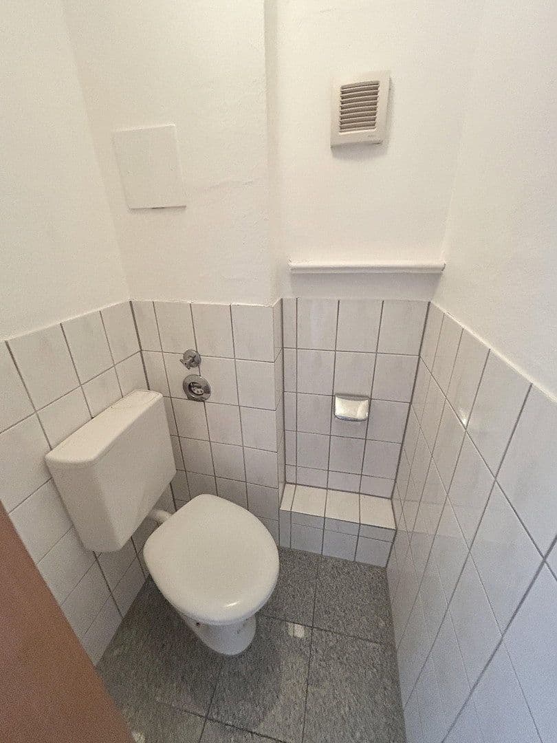 Prenájom bytu 5-izbový 85 m², Güterbahnhofstr. 23, Kornwestheim, Bádensko-Wurttembersko Prenájom bytu 5-izbový 85 m², Güterbahnhofstr. 23, Kornwestheim, Bádensko-Wurttembersko