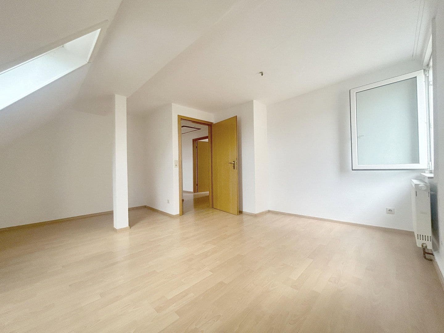Prenájom bytu 5-izbový 85 m², Güterbahnhofstr. 23, Kornwestheim, Bádensko-Wurttembersko Prenájom bytu 5-izbový 85 m², Güterbahnhofstr. 23, Kornwestheim, Bádensko-Wurttembersko