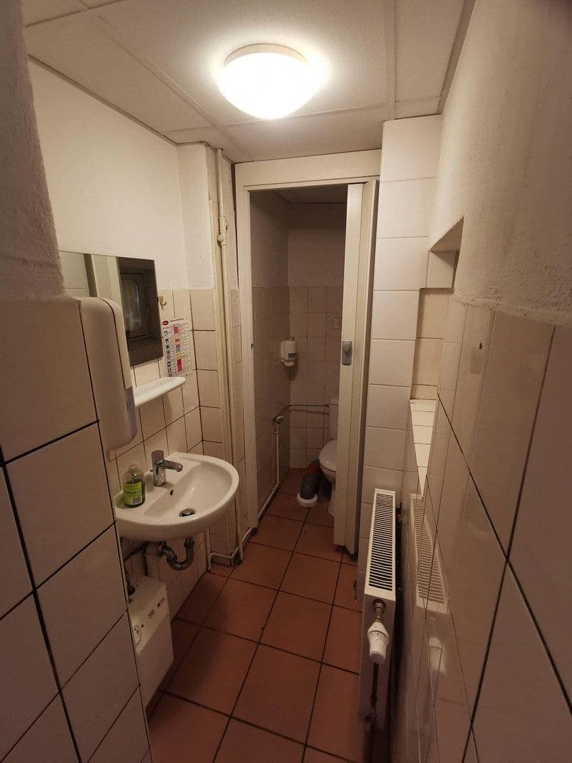 Prenájom kancelárie 130 m², Bahnhofstraße 5, Senftenberg - Zły Komorow, Brandenbursko Prenájom kancelárie 130 m², Bahnhofstraße 5, Senftenberg - Zły Komorow, Brandenbursko