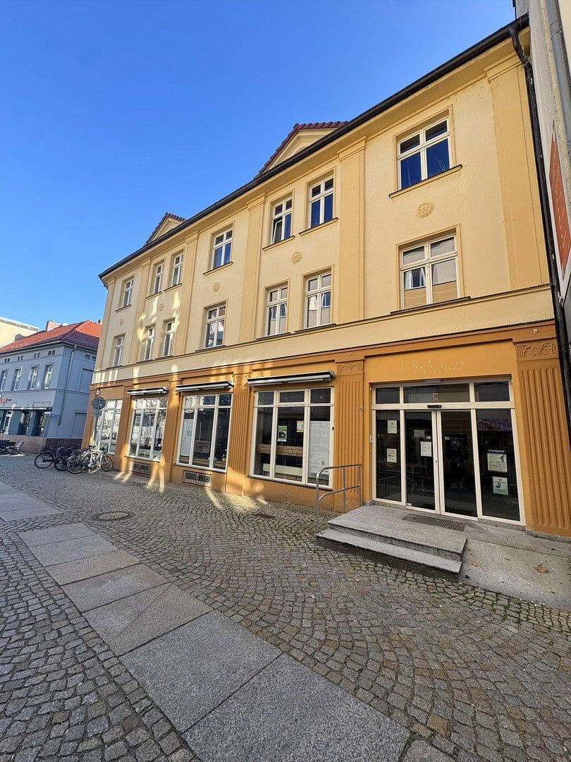 Prenájom kancelárie 130 m², Bahnhofstraße 5, Senftenberg - Zły Komorow, Brandenbursko Prenájom kancelárie 130 m², Bahnhofstraße 5, Senftenberg - Zły Komorow, Brandenbursko