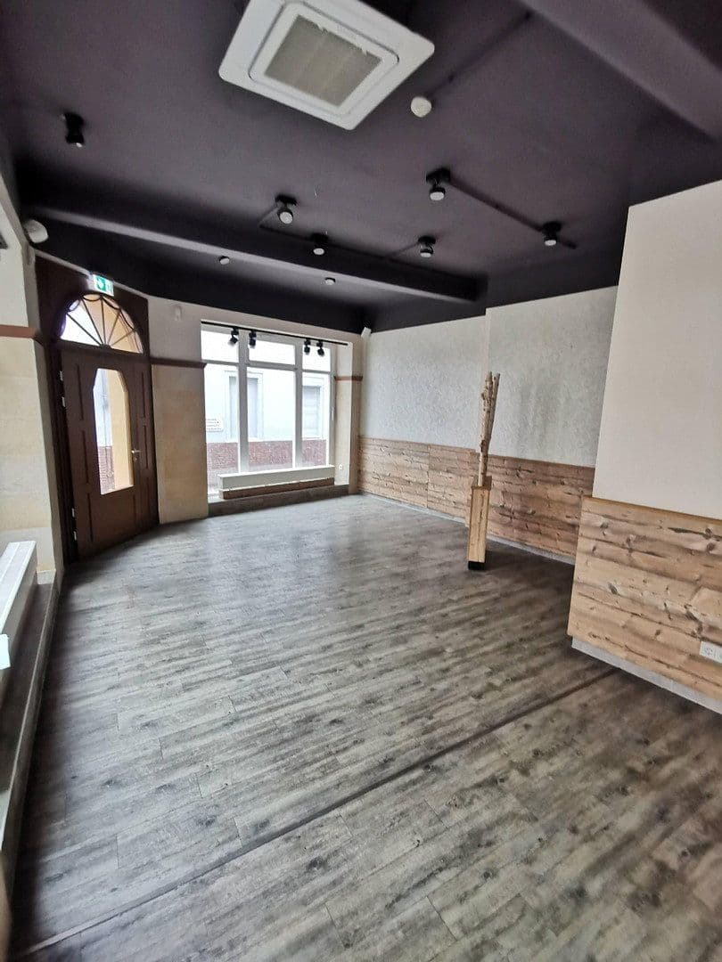 Prenájom kancelárie 130 m², Bahnhofstraße 5, Senftenberg - Zły Komorow, Brandenbursko Prenájom kancelárie 130 m², Bahnhofstraße 5, Senftenberg - Zły Komorow, Brandenbursko