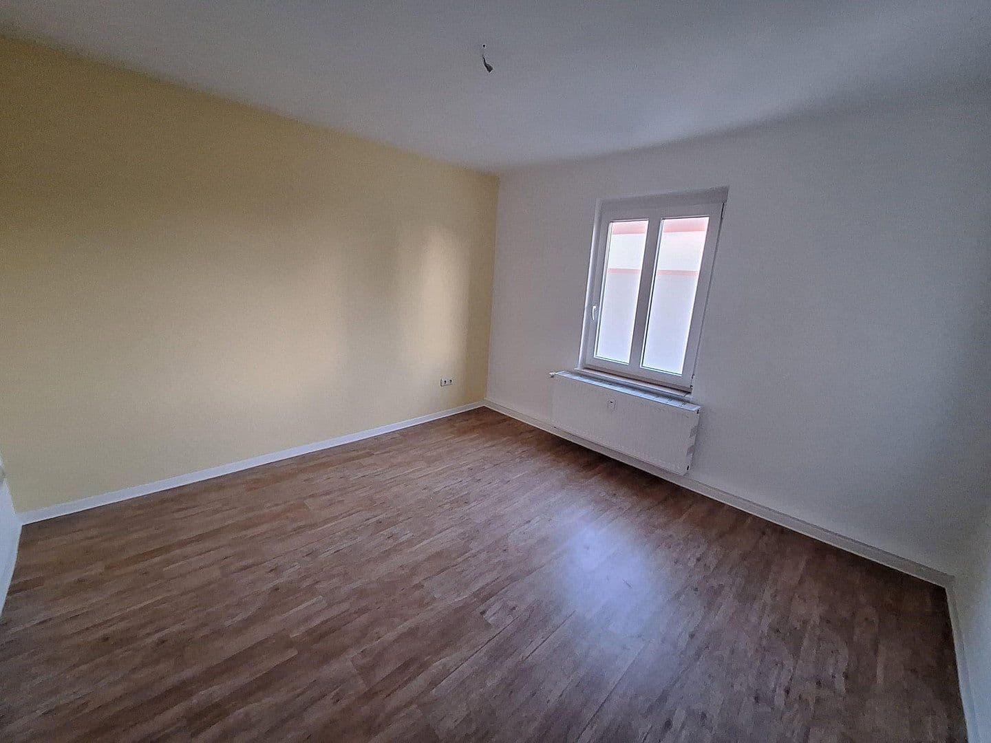 Prenájom bytu 3-izbový 92 m², Güstrow, Meklenbursko-Predpomoransko Prenájom bytu 3-izbový 92 m², Güstrow, Meklenbursko-Predpomoransko
