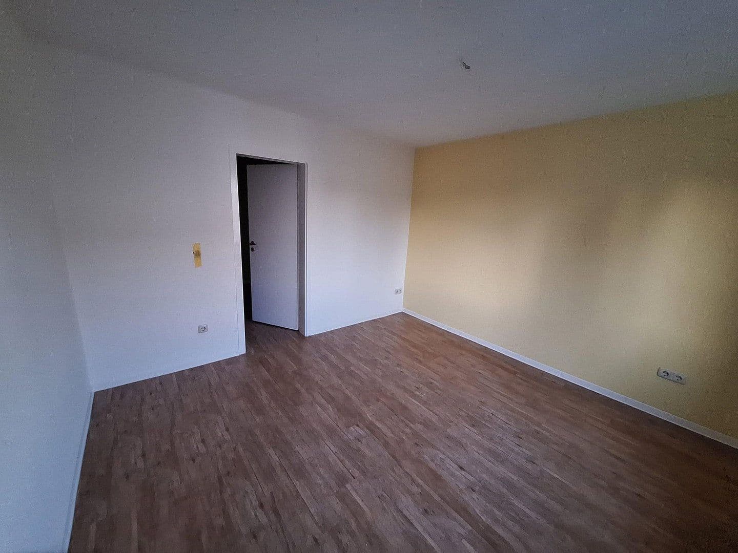 Prenájom bytu 3-izbový 92 m², Güstrow, Meklenbursko-Predpomoransko Prenájom bytu 3-izbový 92 m², Güstrow, Meklenbursko-Predpomoransko