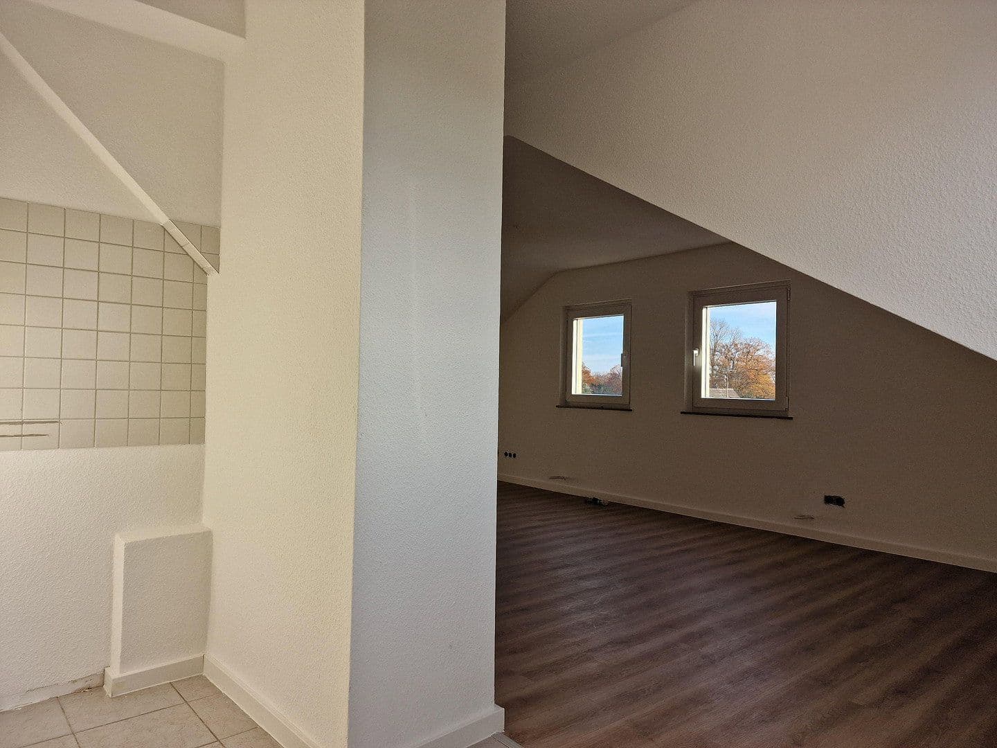 Prenájom bytu 1-izbový 38 m², Düsseldorfer Str. 177, Leverkusen, Severné Porýnie - Westfálsko Prenájom bytu 1-izbový 38 m², Düsseldorfer Str. 177, Leverkusen, Severné Porýnie - Westfálsko