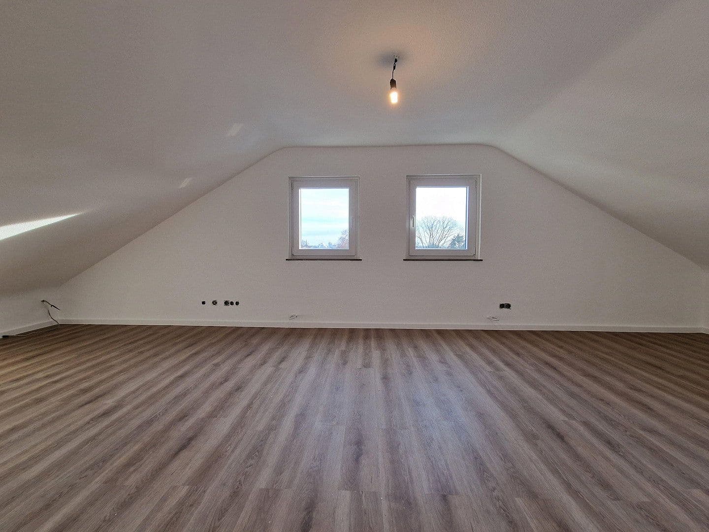 Prenájom bytu 1-izbový 38 m², Düsseldorfer Str. 177, Leverkusen, Severné Porýnie - Westfálsko Prenájom bytu 1-izbový 38 m², Düsseldorfer Str. 177, Leverkusen, Severné Porýnie - Westfálsko