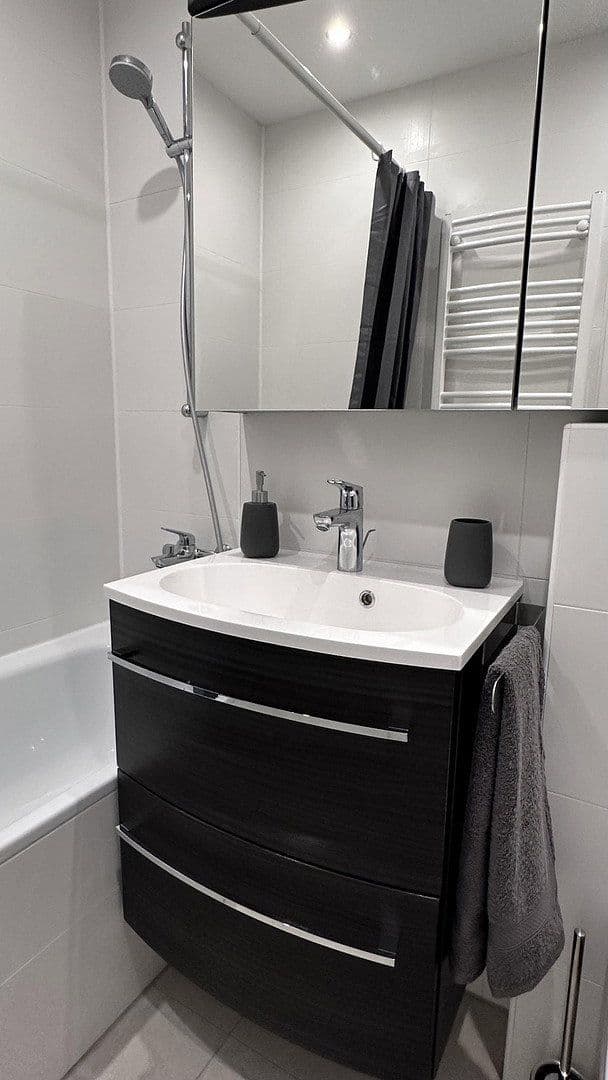 Prenájom bytu 3-izbový 73 m², München, Bavorsko Prenájom bytu 3-izbový 73 m², München, Bavorsko