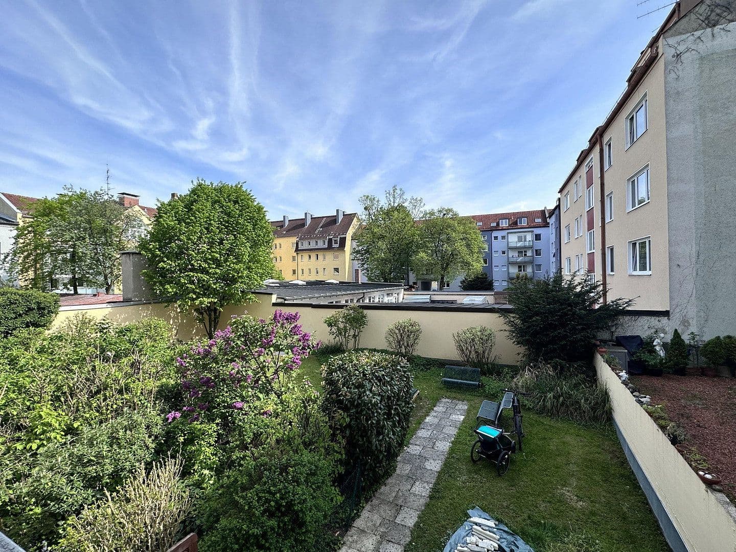 Prenájom bytu 3-izbový 73 m², München, Bavorsko Prenájom bytu 3-izbový 73 m², München, Bavorsko