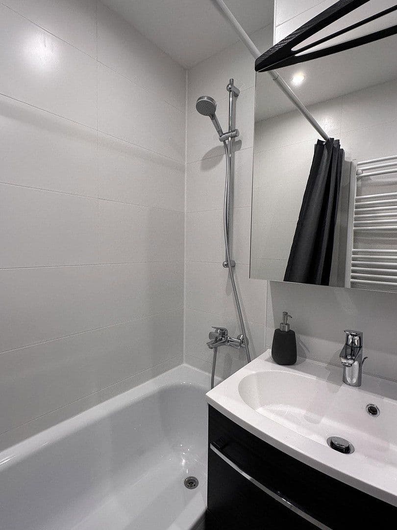 Prenájom bytu 3-izbový 73 m², München, Bavorsko Prenájom bytu 3-izbový 73 m², München, Bavorsko