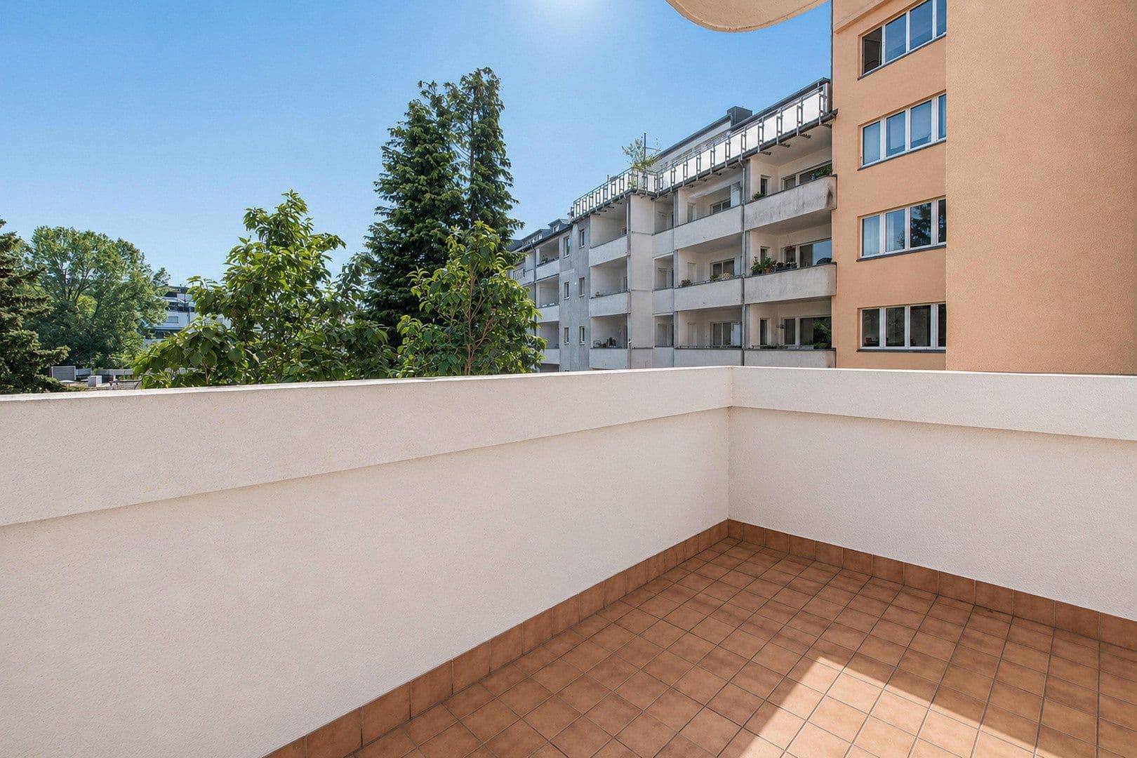 Prenájom bytu 2-izbový 100 m², Fischerstr. 45, Düsseldorf, Severné Porýnie - Westfálsko Prenájom bytu 2-izbový 100 m², Fischerstr. 45, Düsseldorf, Severné Porýnie - Westfálsko