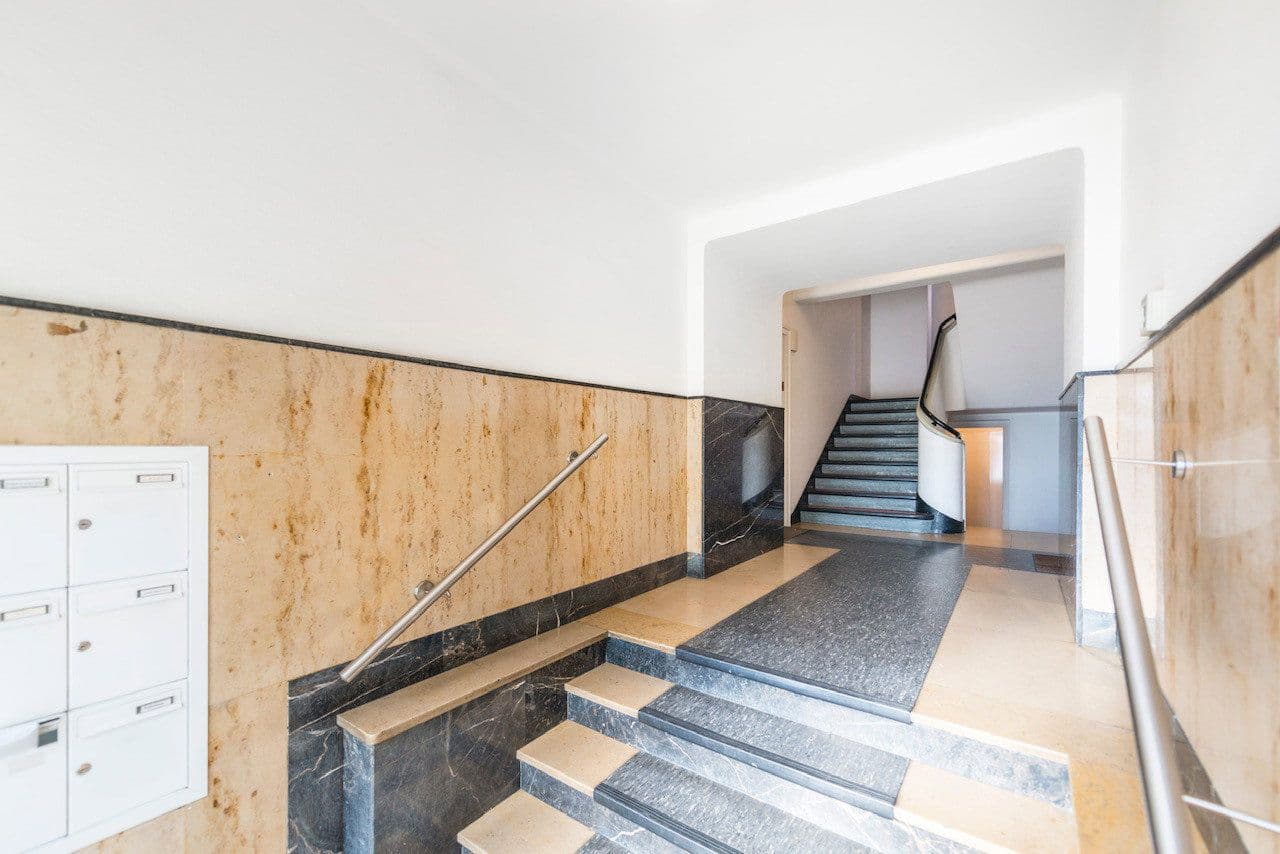 Prenájom bytu 2-izbový 100 m², Fischerstr. 45, Düsseldorf, Severné Porýnie - Westfálsko Prenájom bytu 2-izbový 100 m², Fischerstr. 45, Düsseldorf, Severné Porýnie - Westfálsko