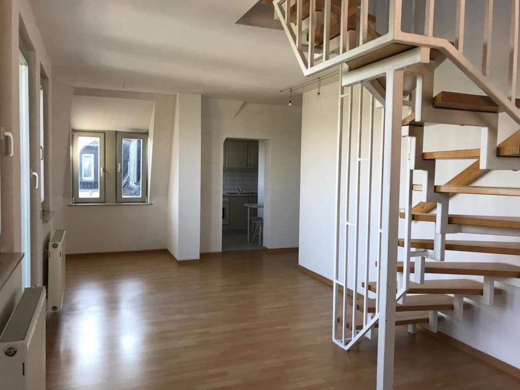 Prenájom bytu 2-izbový 71 m², Carolastraße 32, Zwickau, Sasko Prenájom bytu 2-izbový 71 m², Carolastraße 32, Zwickau, Sasko