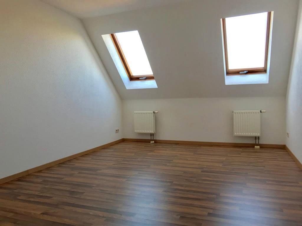 Prenájom bytu 2-izbový 71 m², Carolastraße 32, Zwickau, Sasko Prenájom bytu 2-izbový 71 m², Carolastraße 32, Zwickau, Sasko