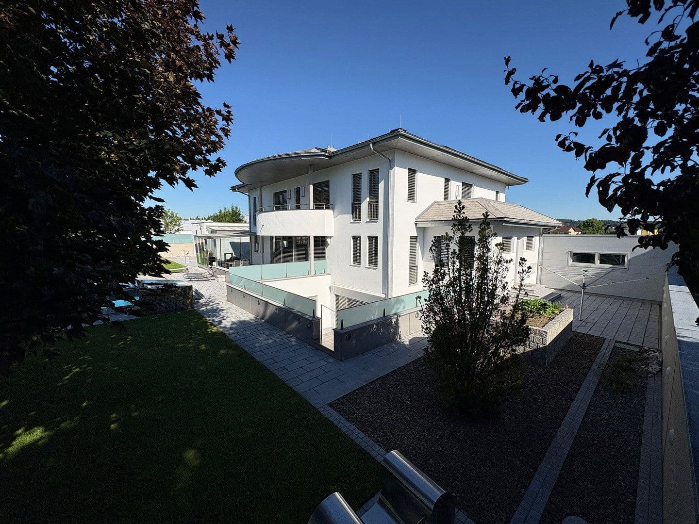 Predaj domu 572 m², pozemok 1.923 m², Rosenweg 8, Vöcklabruck, Horné Rakúsko Predaj domu 572 m², pozemok 1.923 m², Rosenweg 8, Vöcklabruck, Horné Rakúsko