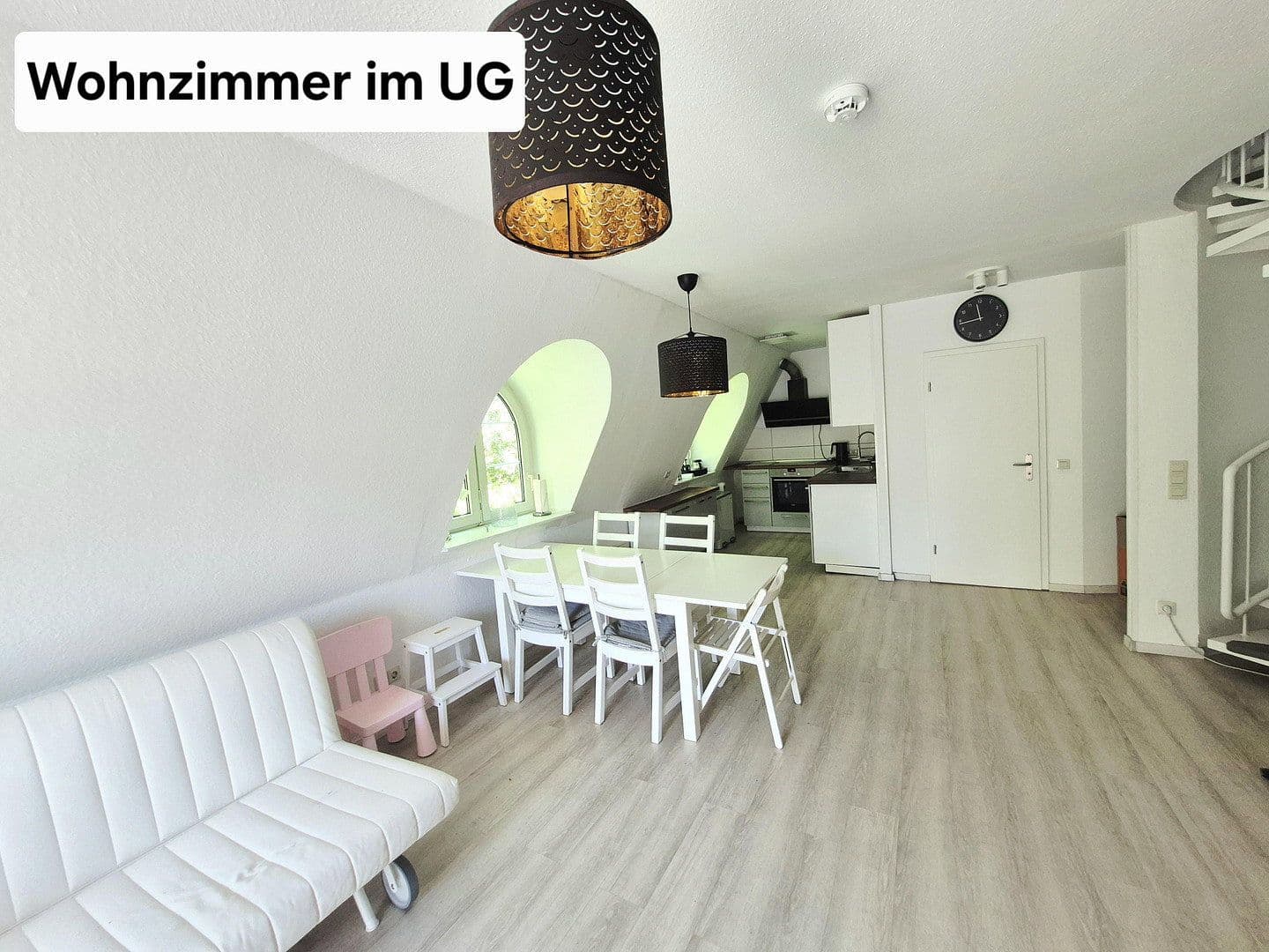Prenájom bytu 4-izbový 96 m², Berlin, Berlín Prenájom bytu 4-izbový 96 m², Berlin, Berlín