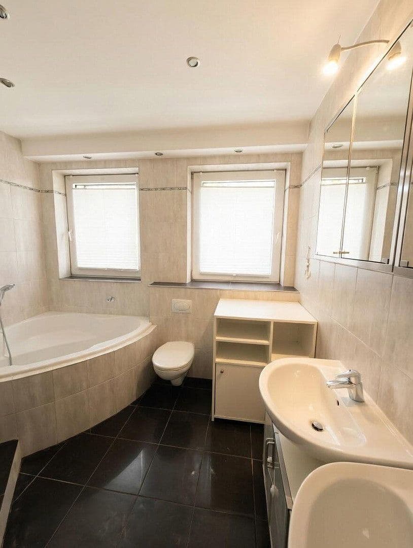 Predaj bytu 4-izbový 105 m², Heiligenhaus, Severné Porýnie - Westfálsko Predaj bytu 4-izbový 105 m², Heiligenhaus, Severné Porýnie - Westfálsko