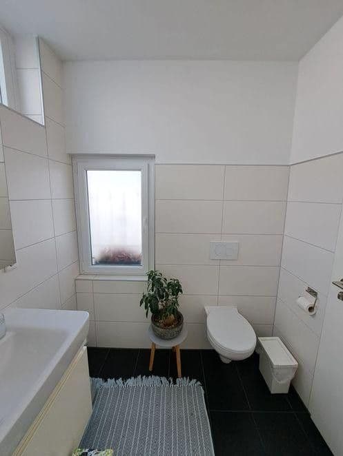 Prenájom domu 123 m², pozemok 96 m², Heusenstamm, Hesensko Prenájom domu 123 m², pozemok 96 m², Heusenstamm, Hesensko