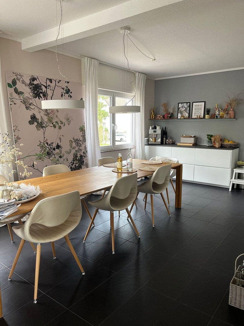 Prenájom domu 123 m², pozemok 96 m², Heusenstamm, Hesensko Prenájom domu 123 m², pozemok 96 m², Heusenstamm, Hesensko