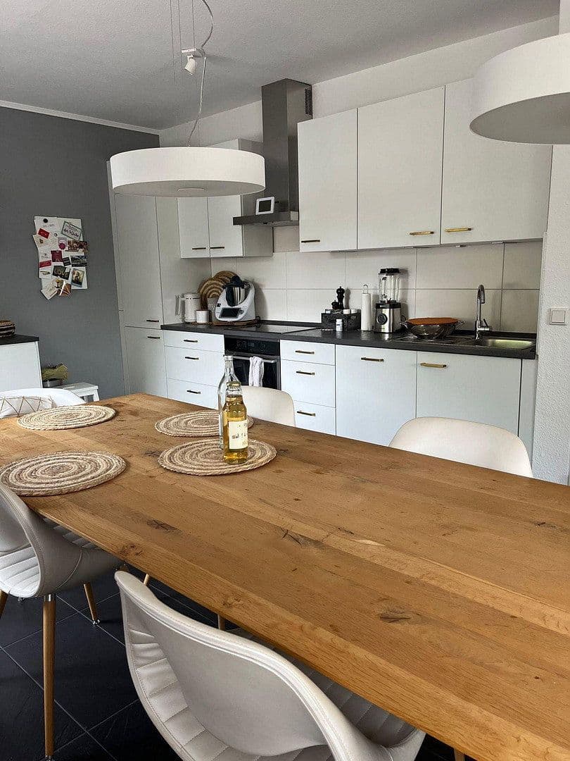 Prenájom domu 123 m², pozemok 96 m², Heusenstamm, Hesensko Prenájom domu 123 m², pozemok 96 m², Heusenstamm, Hesensko