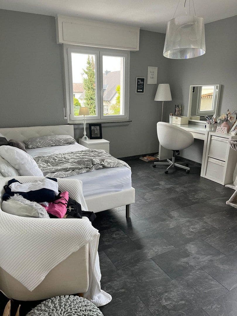 Prenájom domu 123 m², pozemok 96 m², Heusenstamm, Hesensko Prenájom domu 123 m², pozemok 96 m², Heusenstamm, Hesensko