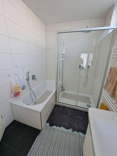 Prenájom domu 123 m², pozemok 96 m², Heusenstamm, Hesensko Prenájom domu 123 m², pozemok 96 m², Heusenstamm, Hesensko