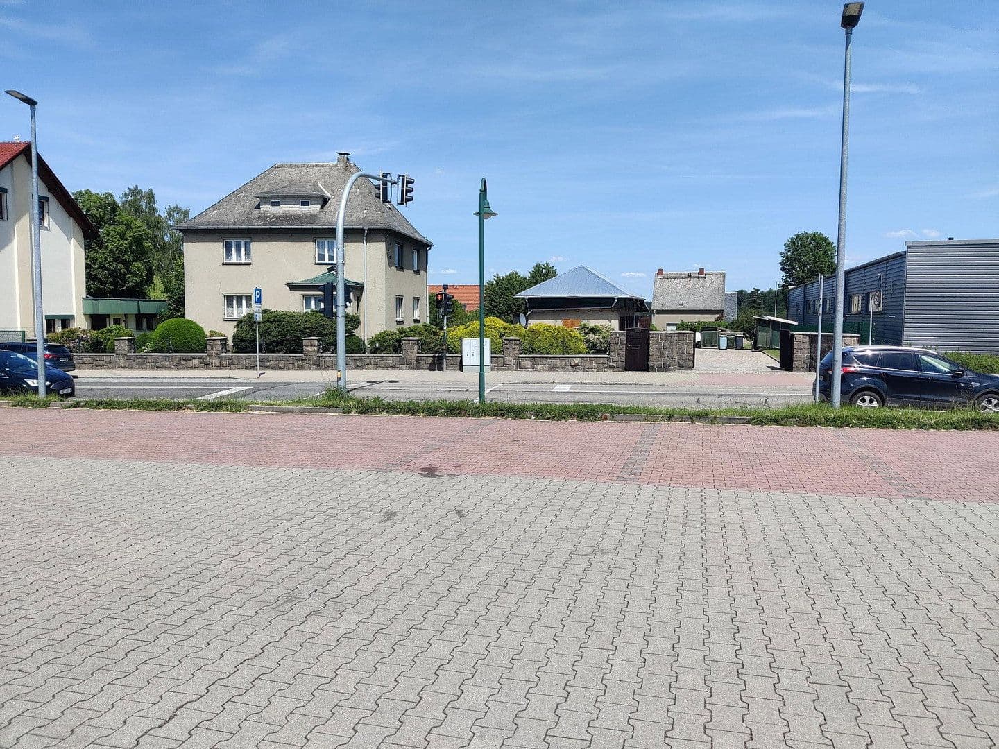 Predaj domu 154 m², pozemok 2.460 m², Chemnitzerstraße 103, Penig, Sasko Predaj domu 154 m², pozemok 2.460 m², Chemnitzerstraße 103, Penig, Sasko