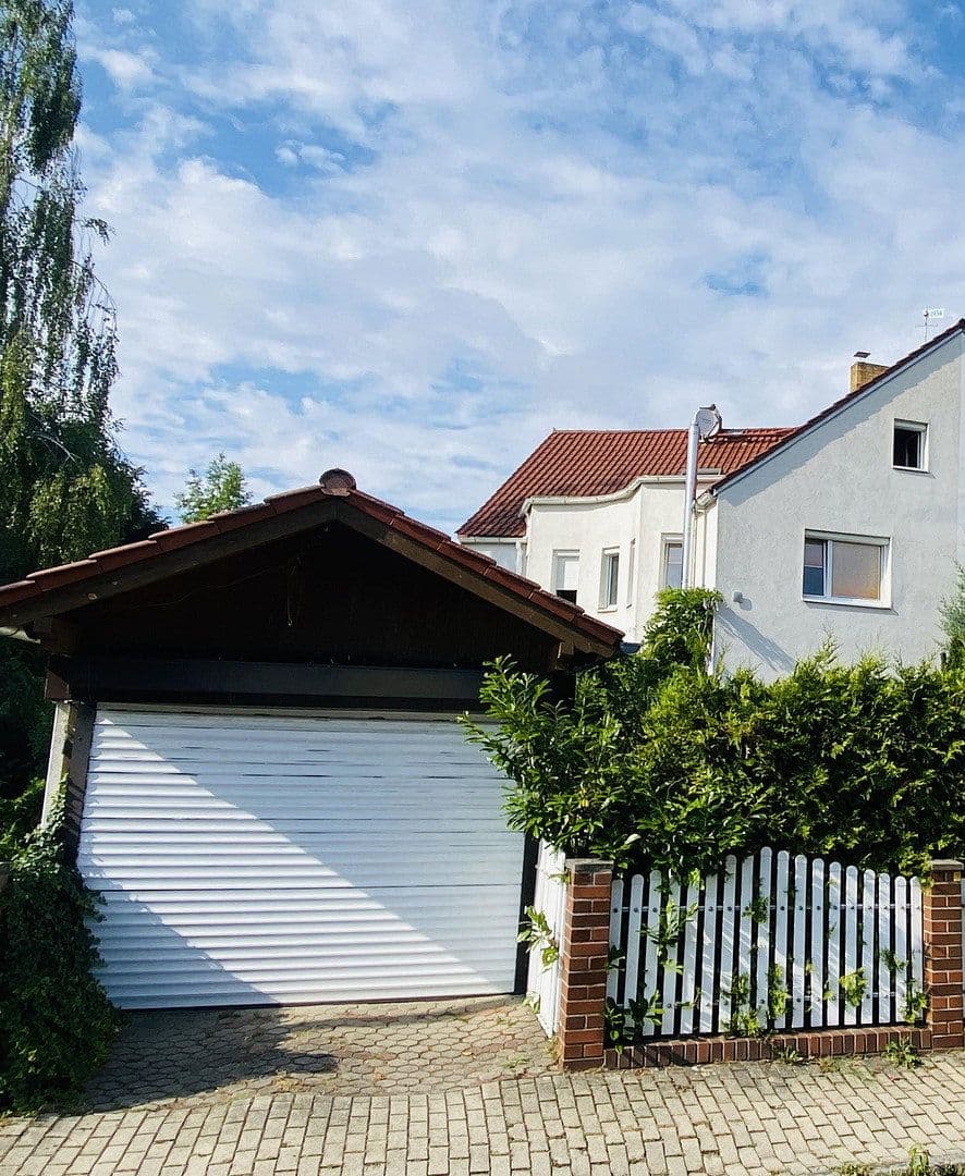 Predaj domu 130 m², pozemok 300 m², Saarlouiser Straße 4, Leipzig, Sasko Predaj domu 130 m², pozemok 300 m², Saarlouiser Straße 4, Leipzig, Sasko