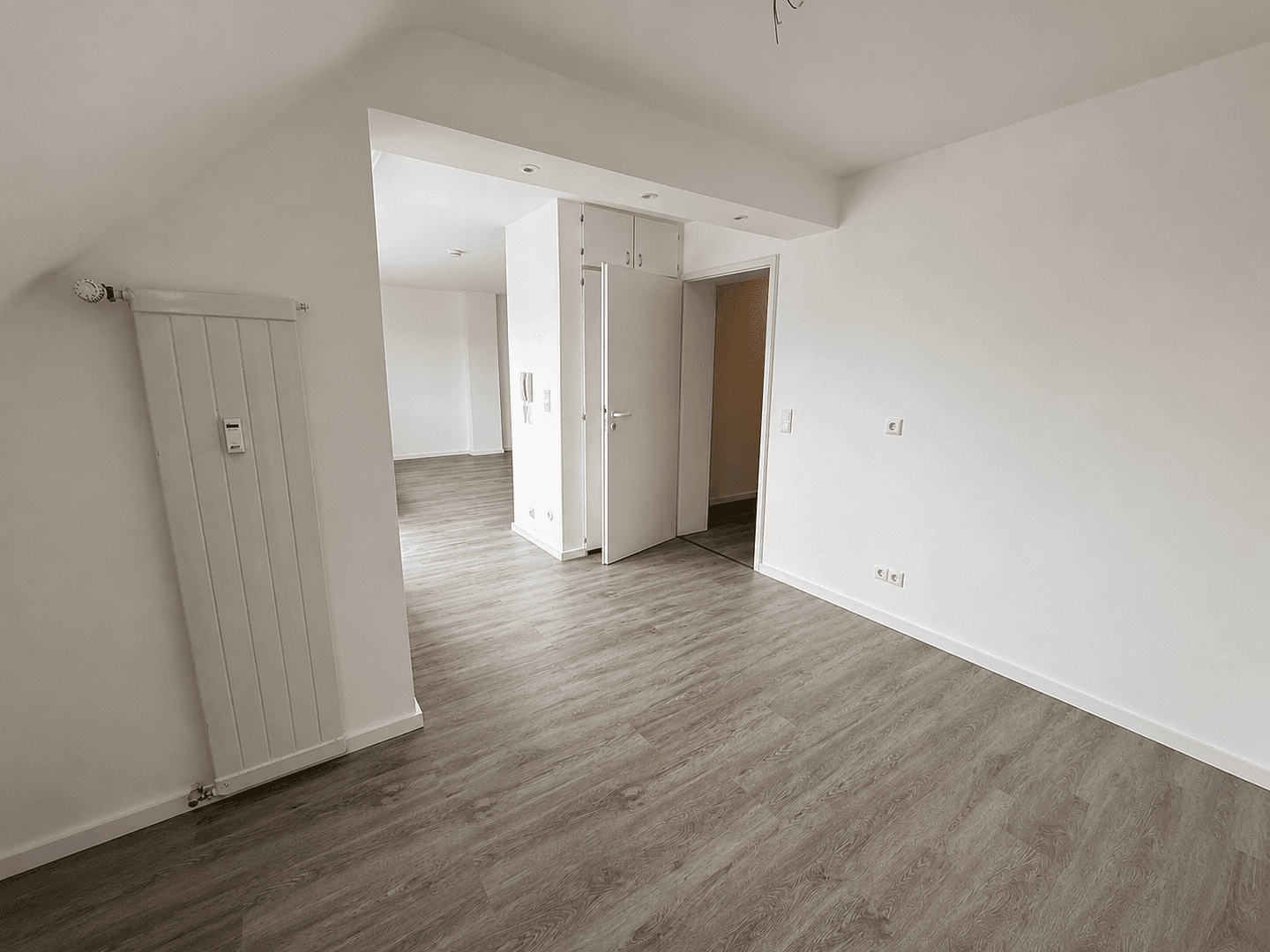 Prenájom bytu 2-izbový 73 m², Leverkusen, Severné Porýnie - Westfálsko Prenájom bytu 2-izbový 73 m², Leverkusen, Severné Porýnie - Westfálsko