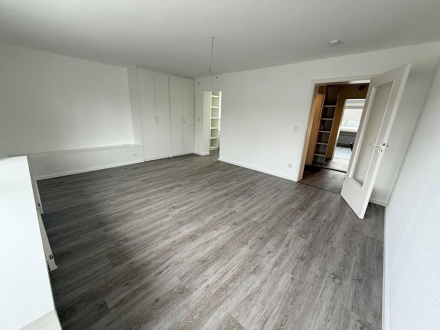 Prenájom bytu 2-izbový 73 m², Leverkusen, Severné Porýnie - Westfálsko Prenájom bytu 2-izbový 73 m², Leverkusen, Severné Porýnie - Westfálsko