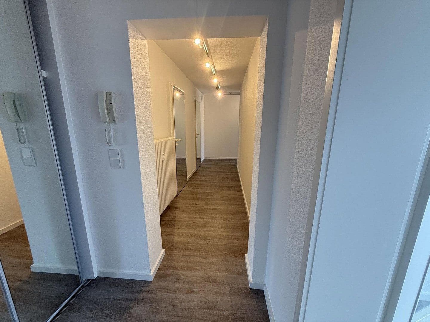 Prenájom bytu 2-izbový 73 m², Leverkusen, Severné Porýnie - Westfálsko Prenájom bytu 2-izbový 73 m², Leverkusen, Severné Porýnie - Westfálsko