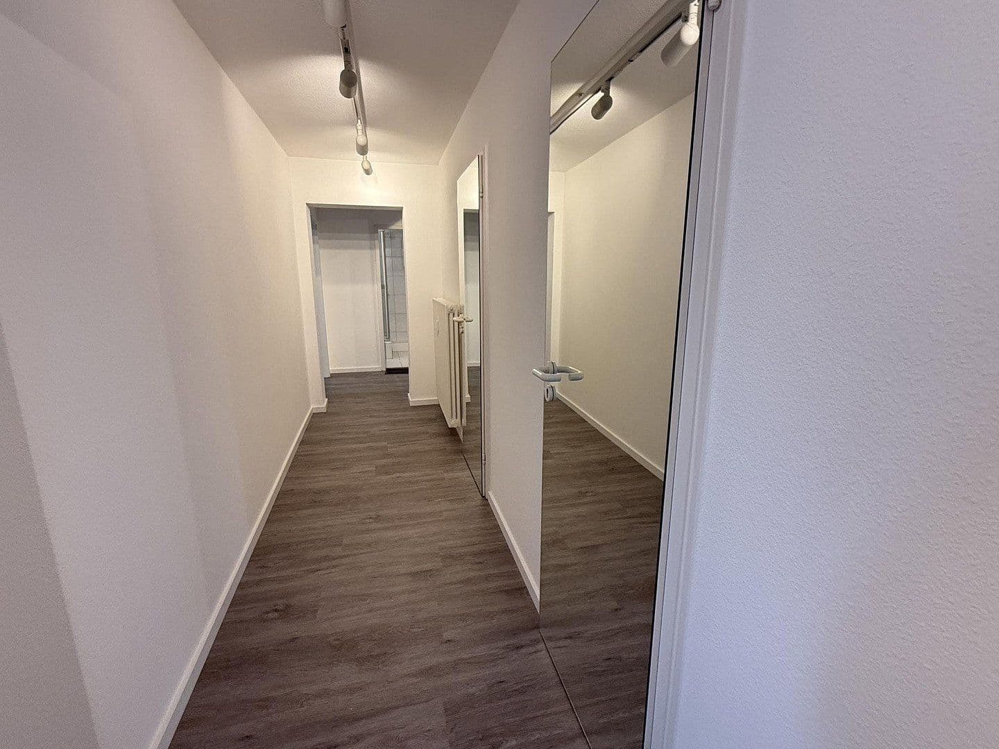 Prenájom bytu 2-izbový 73 m², Leverkusen, Severné Porýnie - Westfálsko Prenájom bytu 2-izbový 73 m², Leverkusen, Severné Porýnie - Westfálsko