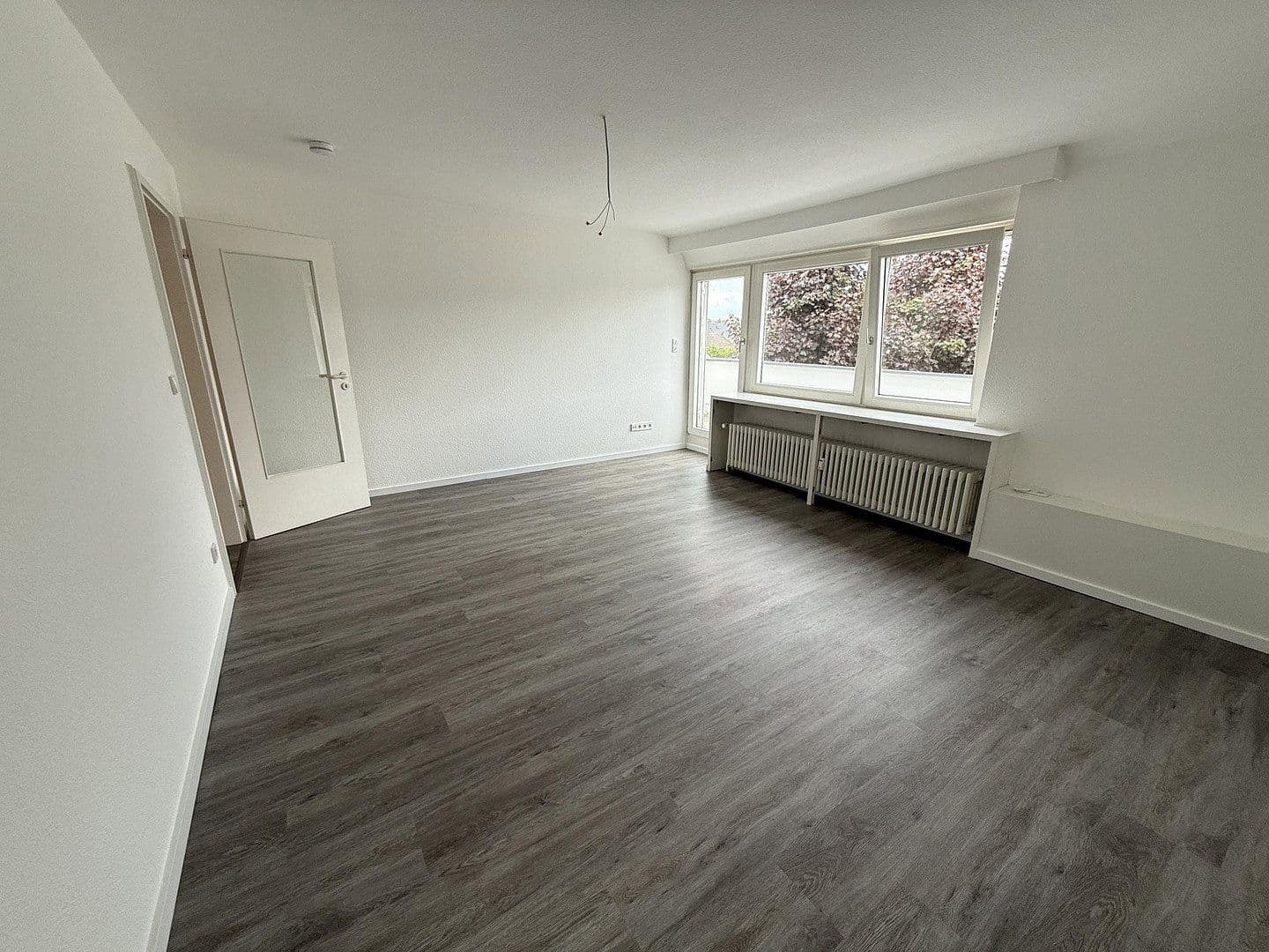 Prenájom bytu 2-izbový 73 m², Leverkusen, Severné Porýnie - Westfálsko Prenájom bytu 2-izbový 73 m², Leverkusen, Severné Porýnie - Westfálsko