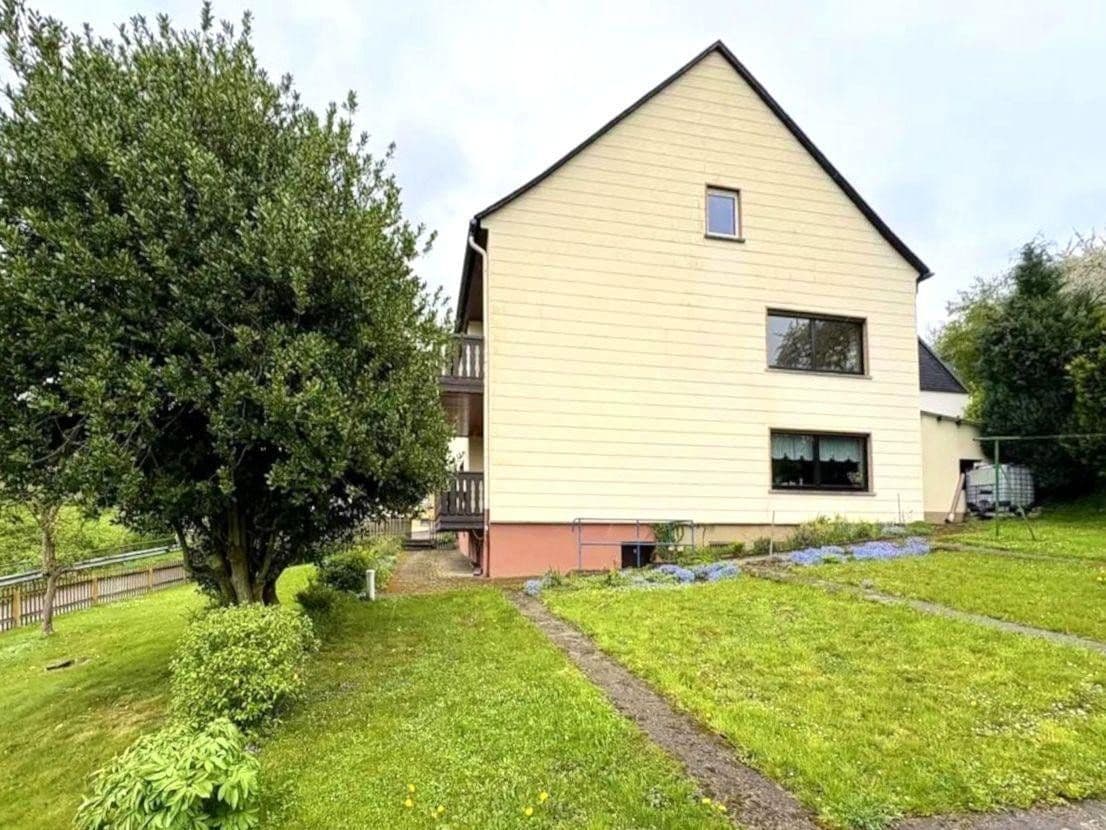 Predaj domu 172 m², pozemok 1.234 m², Hunsrückstraße 2, Horath, Porýnie-Falcko Predaj domu 172 m², pozemok 1.234 m², Hunsrückstraße 2, Horath, Porýnie-Falcko